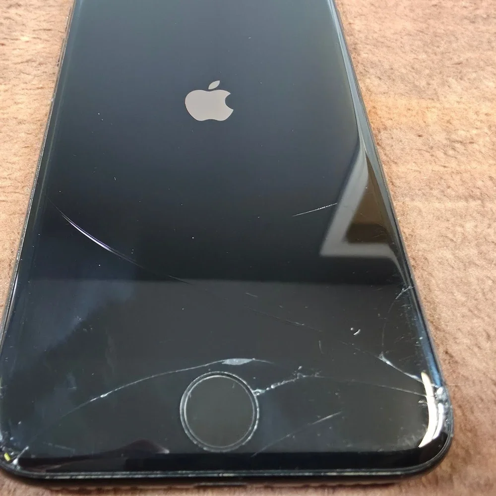 Apple iPhone 7 Smartphone Mens N/A Black Fair Cracked Screen Locked A1660